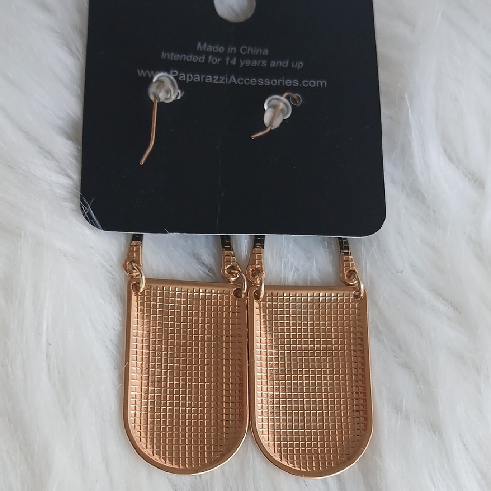 Paparazzi Gold Textured Earrings Modern Artisanal Design - Picture 6 of 6